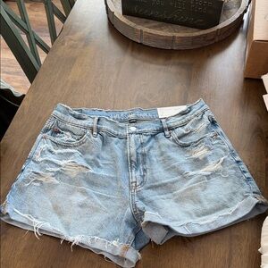 BNWT! American Eagle super high rise relaxed shorts
